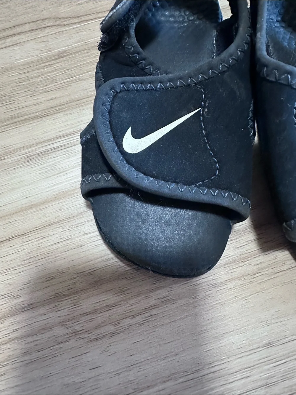 Nike Black Toddlers' Swoosh Hook-and-Loop Sandals